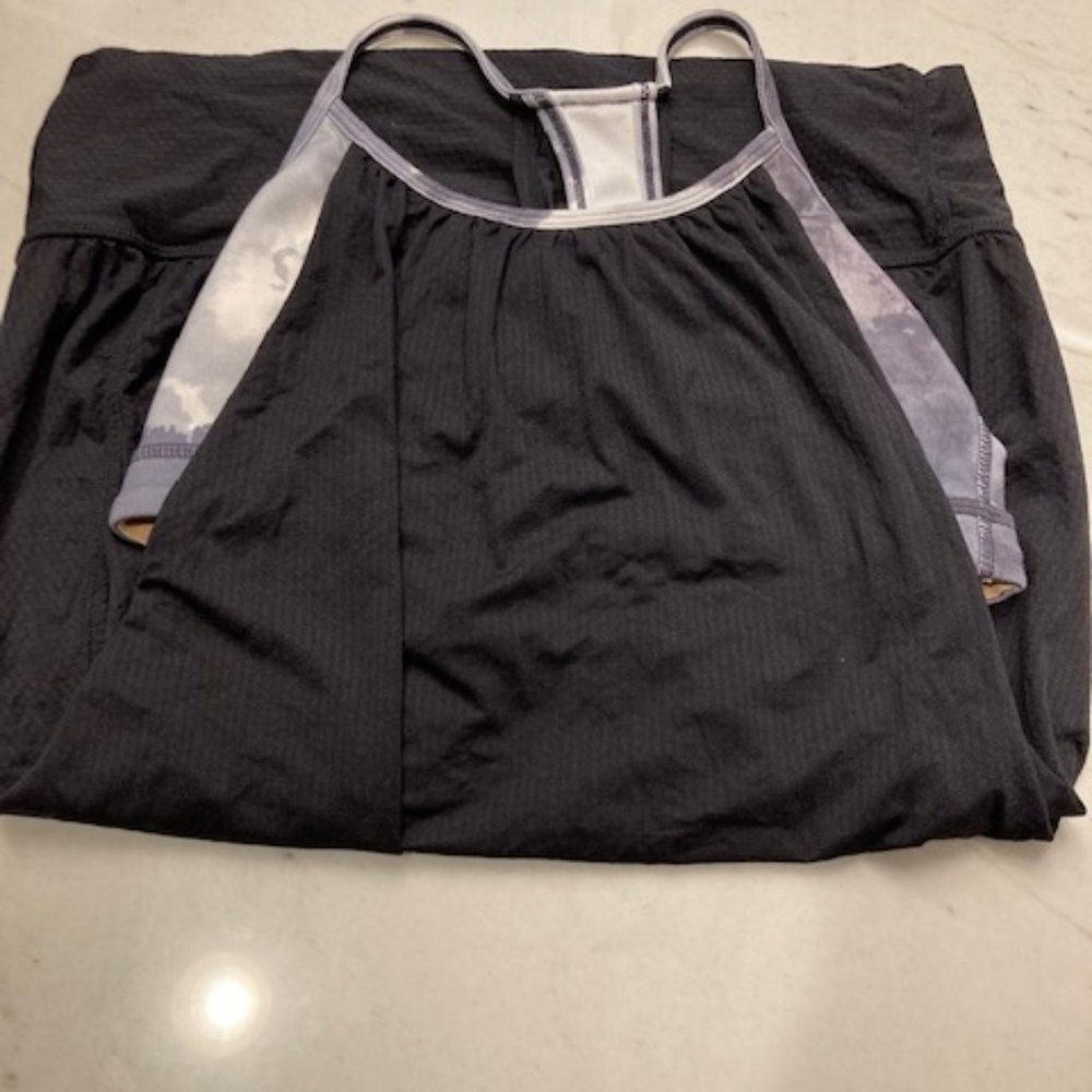 Lululemon Women's Black No limits Tank Top with built-in-bra Size 4